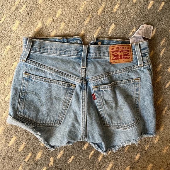 Levi’s 501 denim shorts - Picture 2 of 4